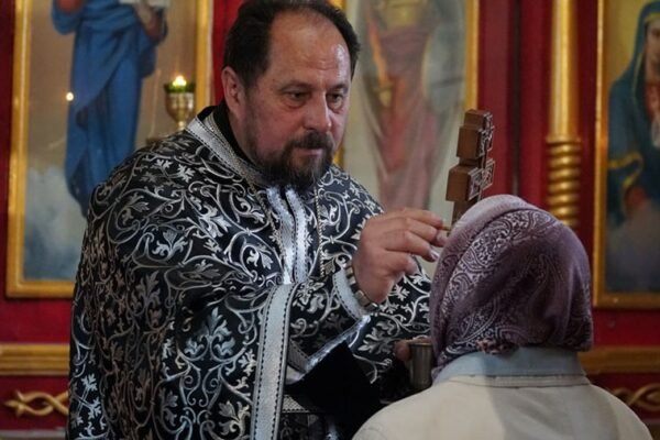 У Казанському храмі Ладижина вперше провели службу українською (ФОТО)