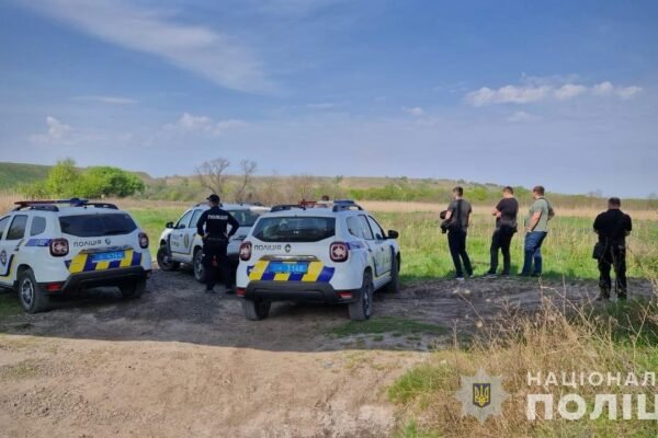 На Дніпропетровщині майже добу розшукують 13-річну дівчинку (ФОТО)