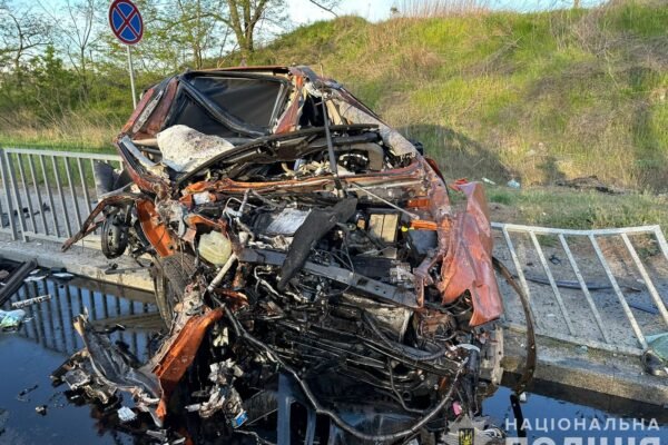 У Запоріжжі в ДТП вщент розбились автівки: є загиблі та постраждалі (ФОТО)