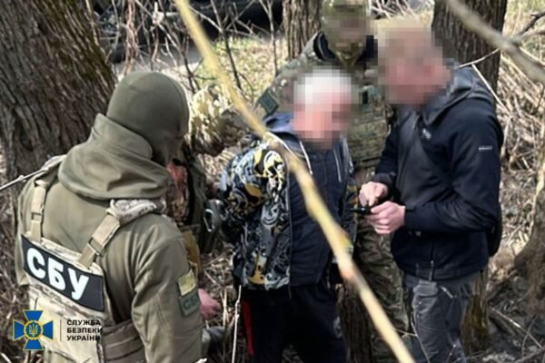 СБУ “на гарячому” затримала російського агента на Сумщині: Ексрегіонал намагався скоригувати авіаудар по позиціях ЗСУ