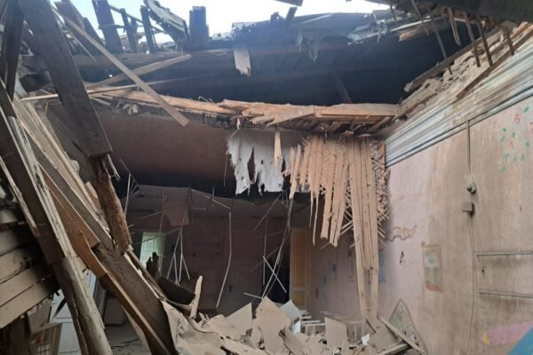 Окупанти ввечері 16 квітня вдарили по Нікопольщині. Удари продовжилися і зранку