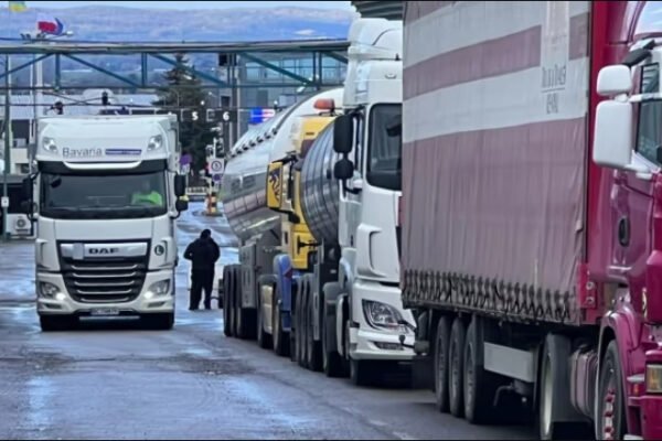 Польські фермери поновили блокування пунктів пропуску «Корчова» та «Медика»
