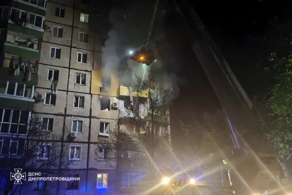 У Кривому Розі стався вибух у багатоповерхівці: є загиблий, постраждали семеро людей (ФОТО)