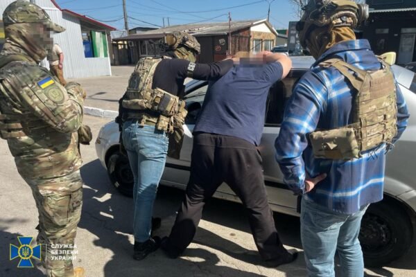 Коригував вогонь по машині голови Херсонської ОВА: СБУ показала затримання російського агента (ФОТО, ВІДЕО)