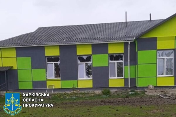 Окупанти вдарили ракетою по Харківщині: пошкоджений магазин, є постраждалий (ФОТО)