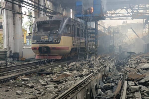 Удар по Дніпру: загинула одна працівниця Укрзалізниці, ще 7 поранені