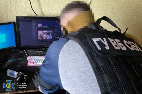 У Києві затримали хакерів, які створили фейкові акаунти керівників українських спецслужб (ФОТО)