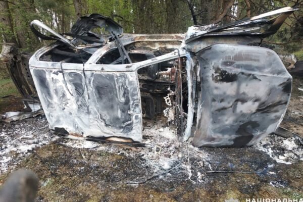 Підрив авто з електриками на Чернігівщині: в поліції показали фото