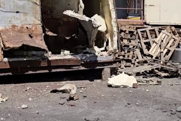 Окупанти вдарили по підприємству у Херсоні: є жертви (ВІДЕО)