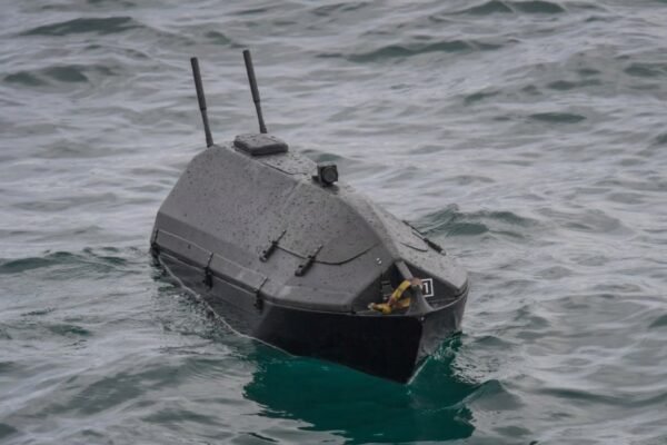 ГУР уразило морським дроном швидкісний катер росіян у Криму (ВІДЕО)