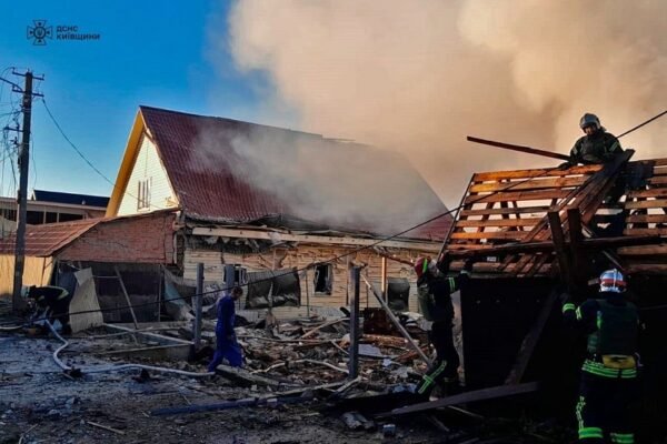 У ДСНС показали фото наслідків атаки на Київщину (ФОТО,ВІДЕО)