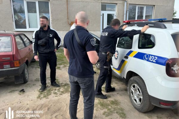 На Рівненщині коп відкривав фіктивні  кримінальні провадження щодо потенційних призовників, щоб допомогти їм уникнути мобілізації