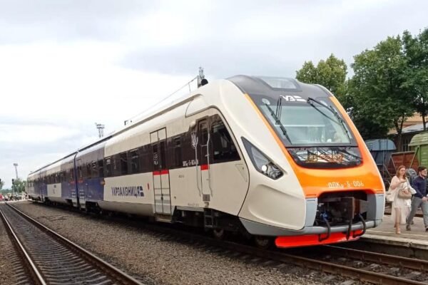 ​​”Укрзалізниця” призначила на вихідні “гірський шатл” до Карпат