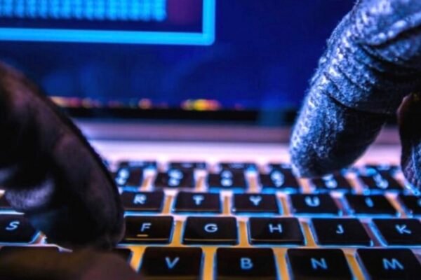 Держспецзв’язку заявило про збільшення хакерських атак на мобільні телефони бійців ЗСУ