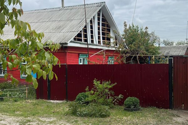 Росіяни обстріляли касетними боєприпасами Чернігівщину: відомо про трьох поранених (ФОТО)