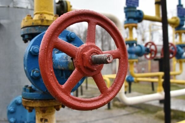 Росіяни обстрілами пошкодили газопроводи в двох областях