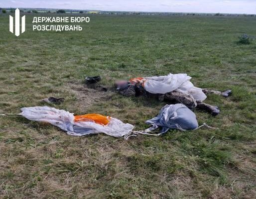 На базі одного з українських аеродромів під час навчальних стрибків з парашутом загинув 19-річний курсант