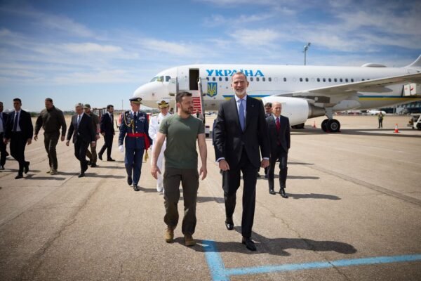 Президент Зеленський прилетів до Іспанії