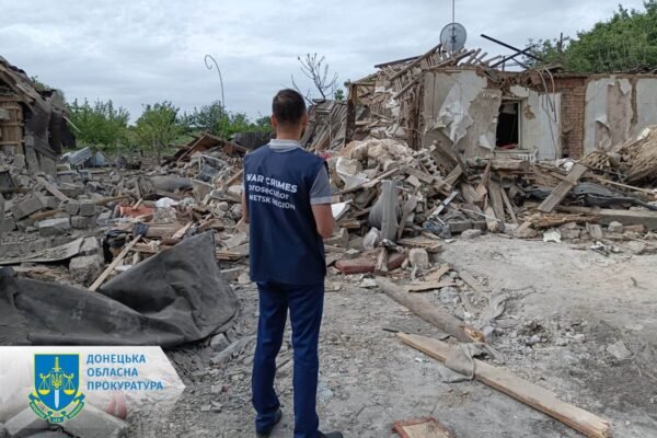 Росіяни вгатили з авіації по Селидовому. Є загиблі, серед яких дитина