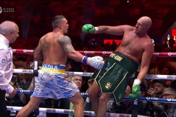 Бій Усик – Ф’юрі: Український боксер переміг та став абсолютним чемпіоном світу