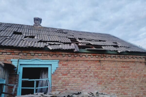 День 20 травня у Нікополі розпочався з обстрілів