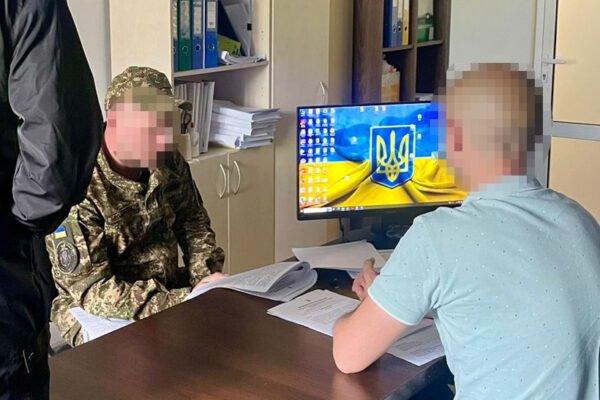 На Київщині посадовця військової частини викрили на привласненні 550 тисяч гривень на закупівлі палива