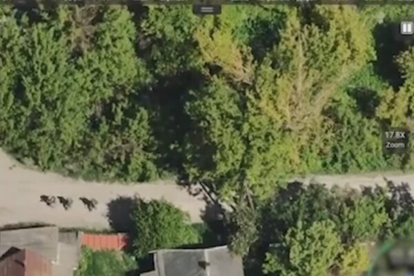 Прикордонники показали, як знешкодили групу ворожої піхоти під Вовчанськом (ВІДЕО)