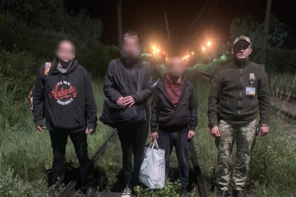 Шалене весілля: на Закарпатті гості-іноземці посварилися з нареченим і пішли коліями до Словаччини (ФОТО)