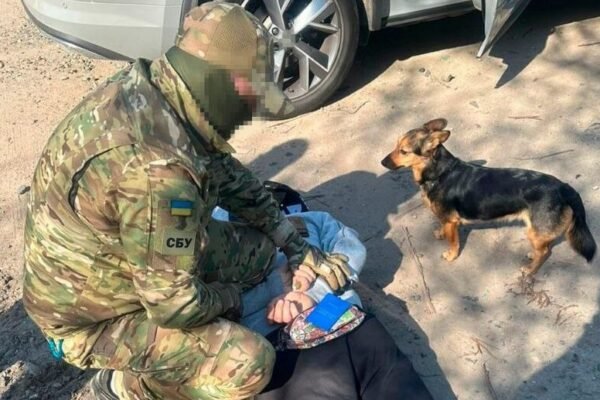У Харкові затримали російського коригувальника, який шпигував за позиціями ЗСУ під виглядом прогулянок з собакою (ФОТО)