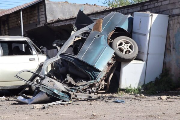 Ракетний удар по Запоріжжю: пошкоджені будинки, заклади освіти та лікарня (ФОТО)