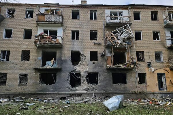 Авіаудар по Херсону: вже відомо про 18 постраждалих