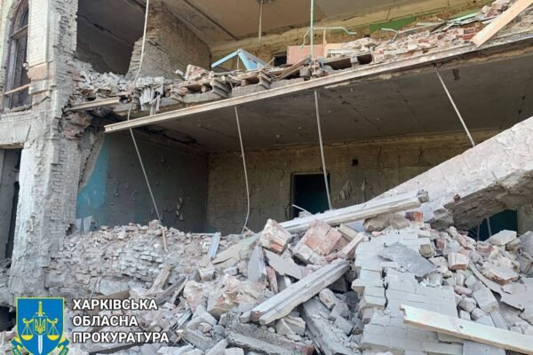 Росіяни вдарили ракетою по Ізюму: знищена пам’ятка архітектури (ФОТО)