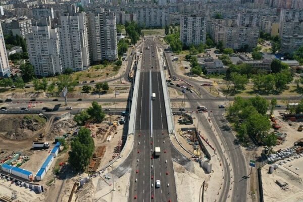 У Києві запустили рух новозбудованим шляхопроводом (ФОТО)