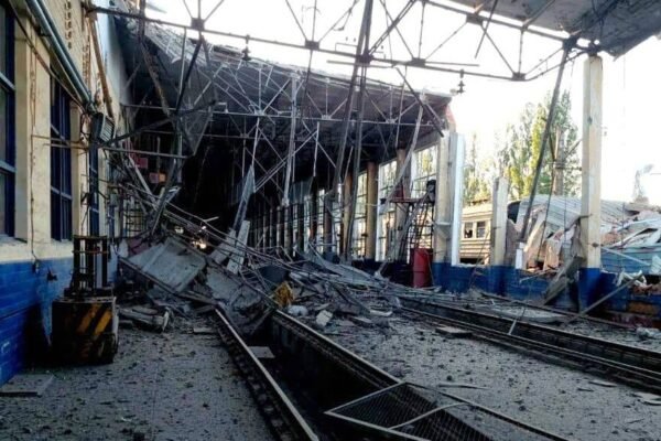 Росіяни вночі атакували залізницю на Харківщині: є руйнування (ФОТО)