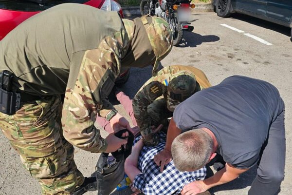 В Запоріжжі затримали двох братів-коригувальників РФ, один з яких є працівником оборонного підприємства