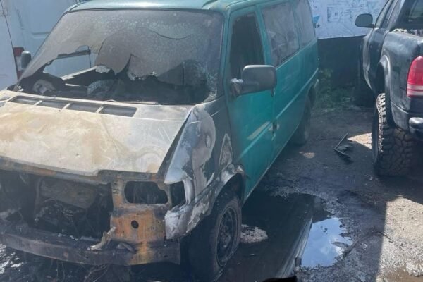 У Дніпрі невідомі підпалили авто ЗСУ