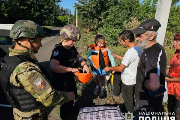 “Білі янголи” вивезли родину з маленькою дитиною із села Лиманської громади