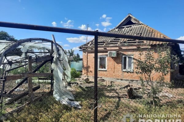 Окупанти обстріляли Нікополь. Поранено 18-річну дівчину