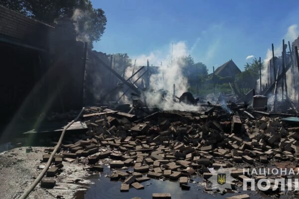 Наслідки обстрілів на Сумщині: пошкоджені будинки, дитсадок, вежа мобільного зв’язку та газопровід (ФОТО)