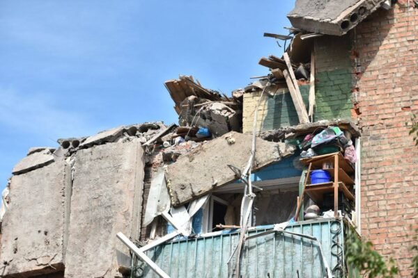 Ракетний удар по 5-поверхівці у Харкові: На руїнах знайшли ще одне тіло