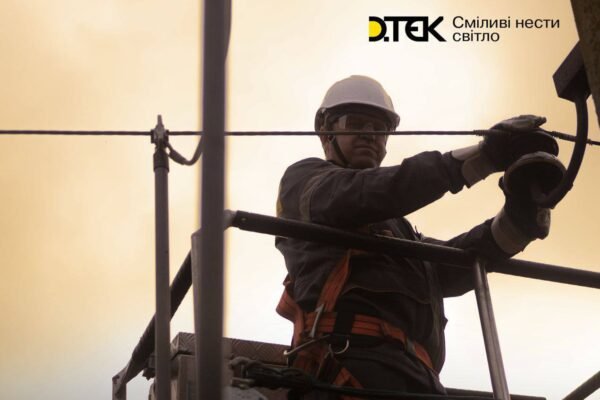 На Київщині енергетики ліквідовують наслідки масованого