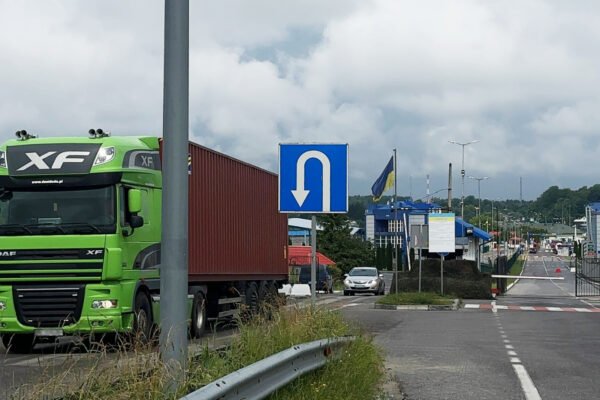 Поляки розблокували рух вантажівок у пункті пропуску “Рава-Руська – Гребенне”, – ДПСУ