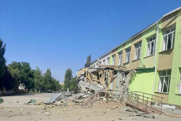 Російські військові обстріляли школу на Херсонщині (ФОТО)