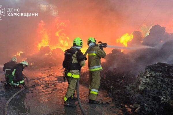 У Харкові сталася масштабна пожежа: вогонь локалізували (ФОТО)