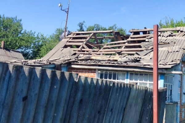 Росіяни з артилерії обстріляли село на Харківщині: пошкоджені будинки (ФОТО)