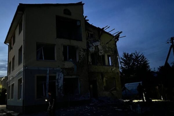 Дрони атакували село біля Львова: Є влучання в будинок та офіс, поранено чоловіка