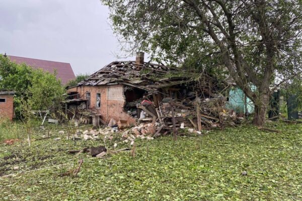 Удар по Дергачах на Харківщині: Відомо вже про 12 поранених