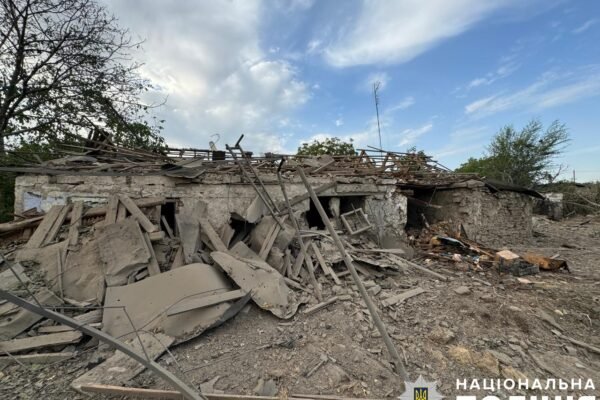 На Херсонщині через обстріли поранено волонтерів, поліцейських, рятувальника та працівника пресслужби ОВА