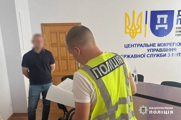 У власників садиби Зеленських та будівельній компанії проходять обшуки, – Нацполіція