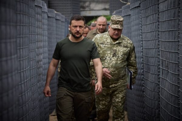 Під час візиту на Волинь Зеленський оглянув фортифікації на кордоні з Білоруссю (ФОТО)